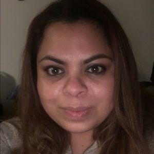 Meet your Posher, Elisa